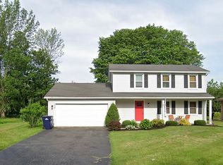 194 Spring Tree Ln, Rochester, NY 14612