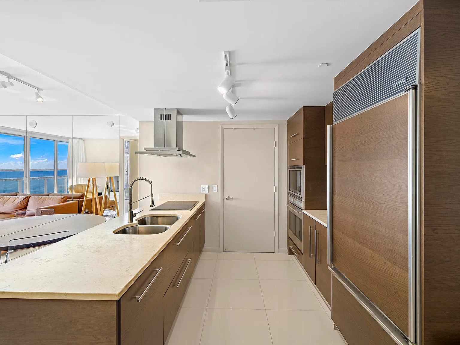 2 bed, 2.0 bath, 1255 sqft, $4,990 — Photo 1