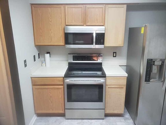 3rd image of 4059 Dolphin Dr