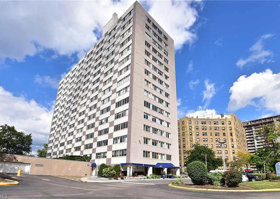 1st image of 12520 Edgewater Dr APT 506