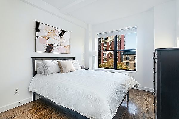 1st image of 212 W 91st St APT 1221
