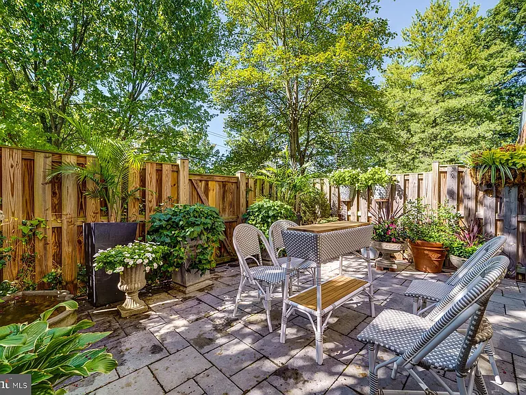 8 Carriage House Cir — Photo 62
