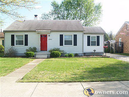 Cozy, dark hardwood floors, plenty of storagee