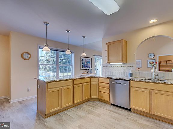 2nd image of 42 Deerfield Ln