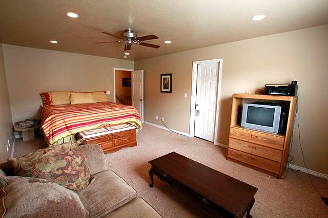 1st image of 1722 E Willow Way