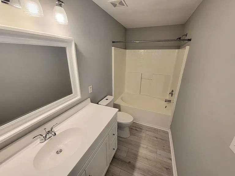 14910 Scothurst Ln — Photo 10