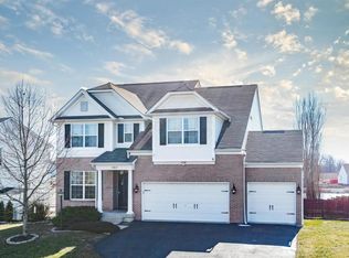 1608 Adena Pointe Dr, Marysville, OH 43040