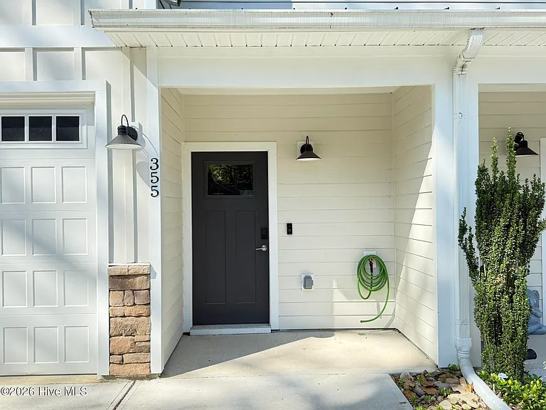 355 James St — Photo 4