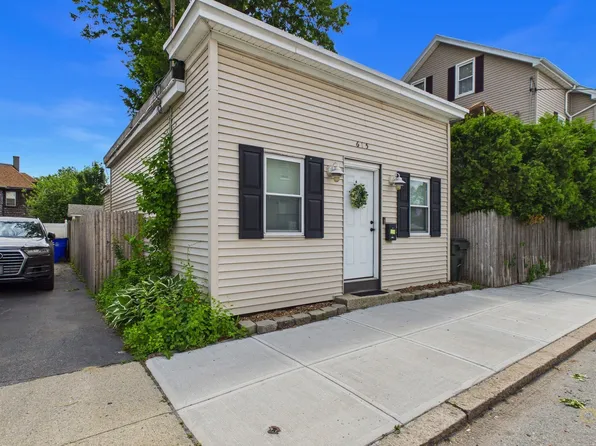 615 Robeson St, Fall River, MA 02720