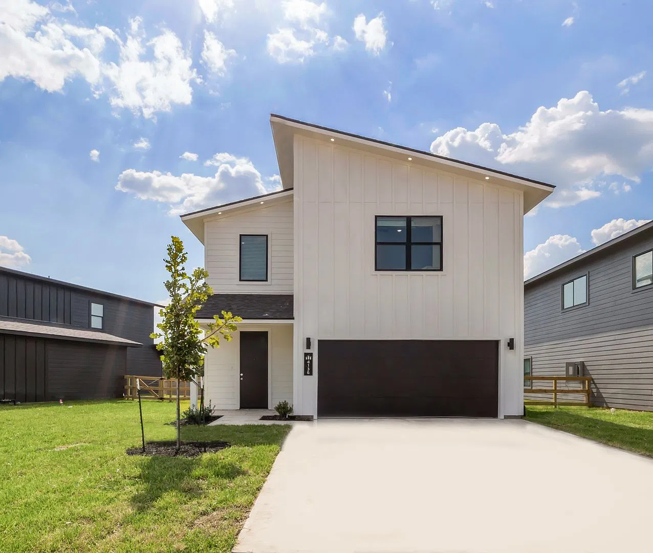 Pre-Leasing Fall 2027 Wolf Den 3BR Near South College Station — Photo 1