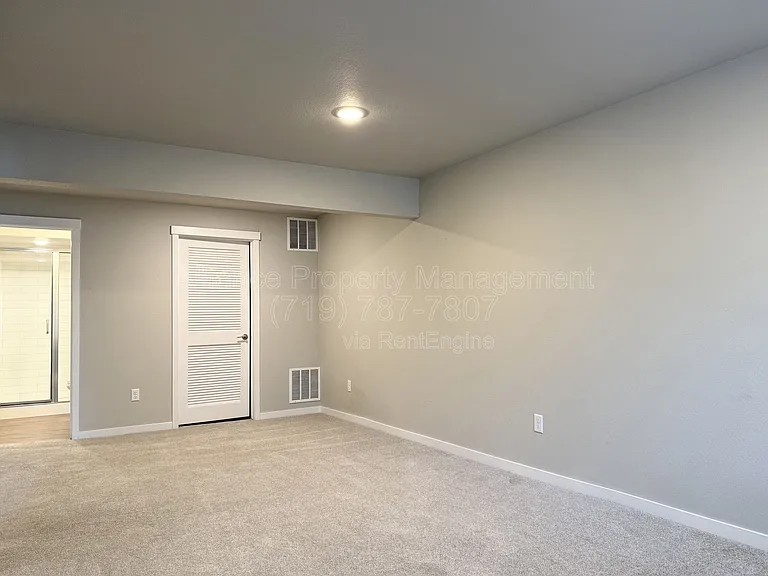 5424 Carvel Grv — Photo 32