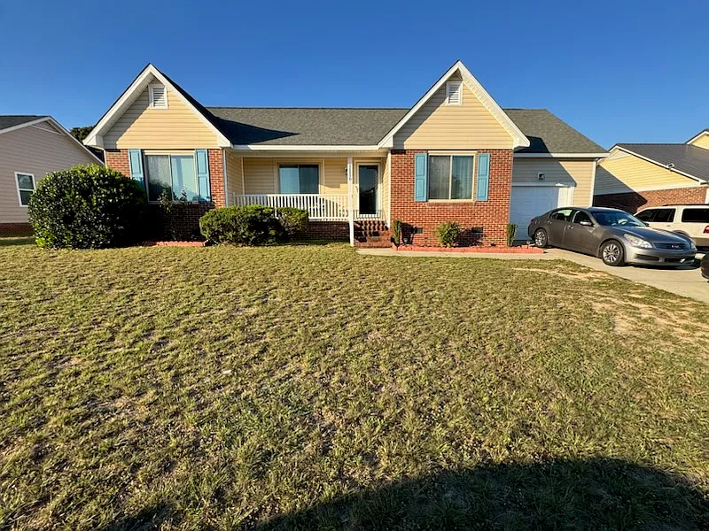 3 bed, 1242 sqft, $1,575 — Photo 1