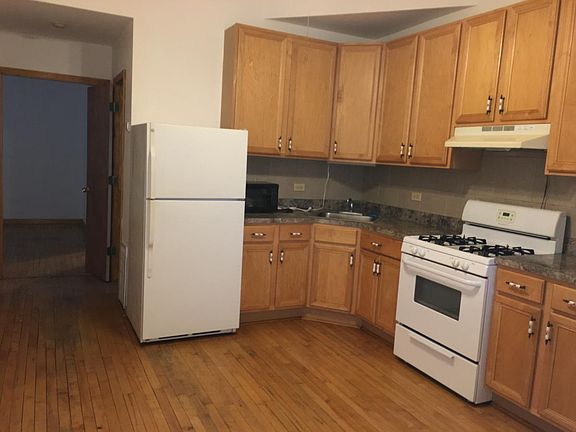 2nd image of 1013 N Western Ave APT 1R