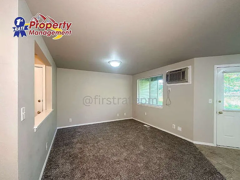 2895 W Malad St — Photo 5