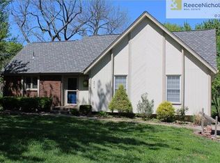 3514 NE Kingwood Pl, Lees Summit, MO 64064