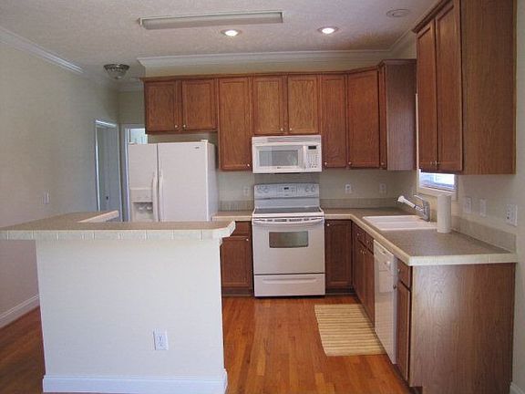 4th image of 381 Clear Branch Dr