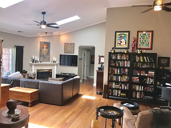 2nd image of 5645 S Cass Ave APT 302