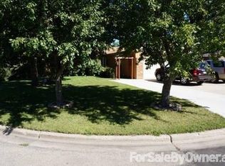 1016 15 1/2 Ave SW, Minot, ND 58701