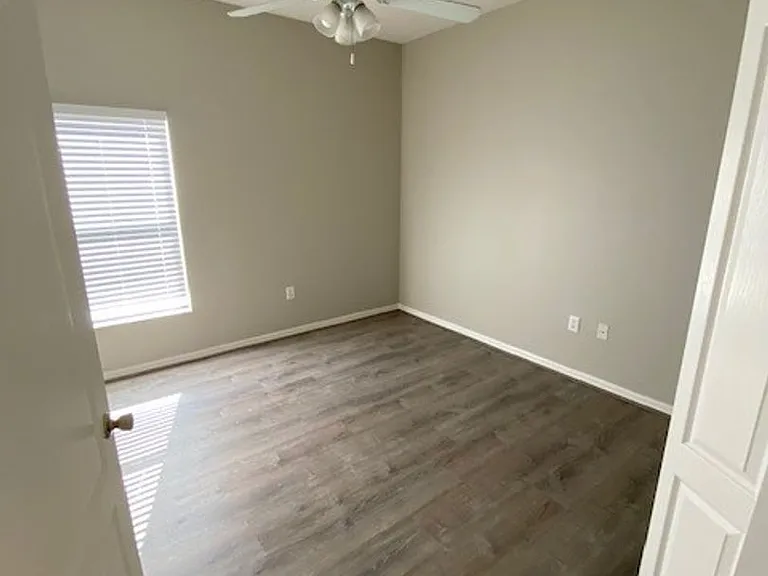 5212 Outlook Dr — Photo 16