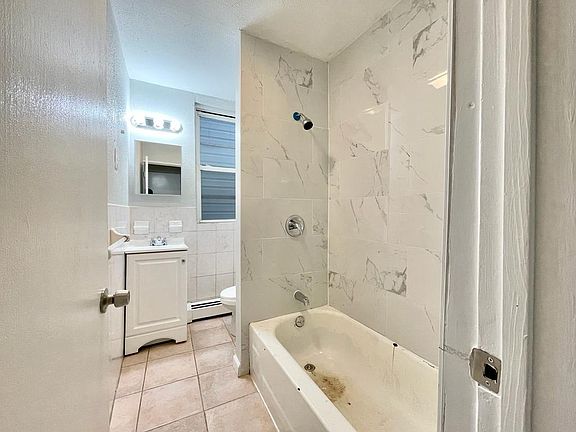 5th image of 842 Mount Prospect Ave #3LA