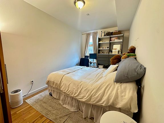 4th image of 296 N 7th St APT 2B