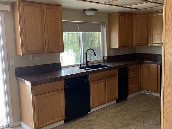 5th image of 1772 Dolphin Pl