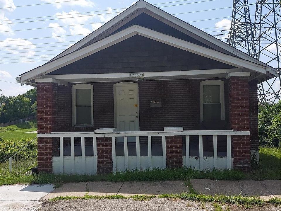 2nd image of 2833 Wheaton Ave