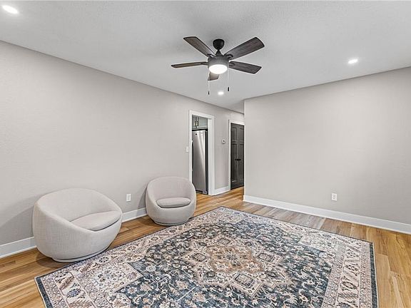 4th image of 117 Sherri Ln