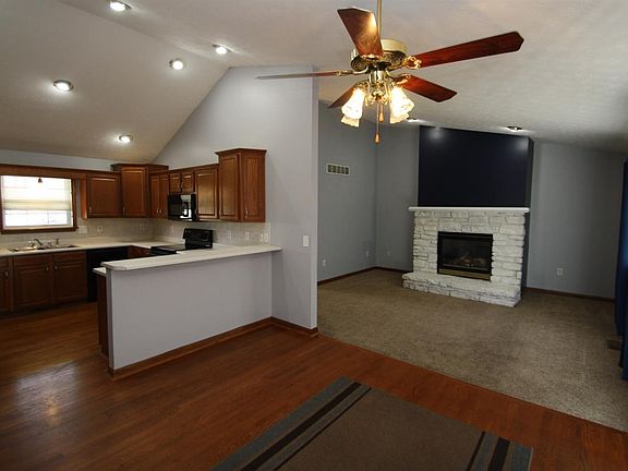 4th image of 22310 Montana Dr