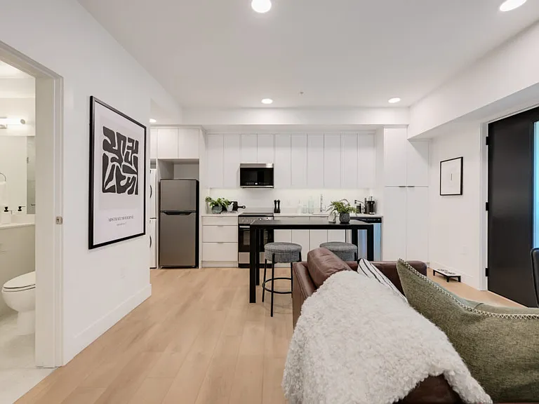 1124 Vancouver St — Photo 24