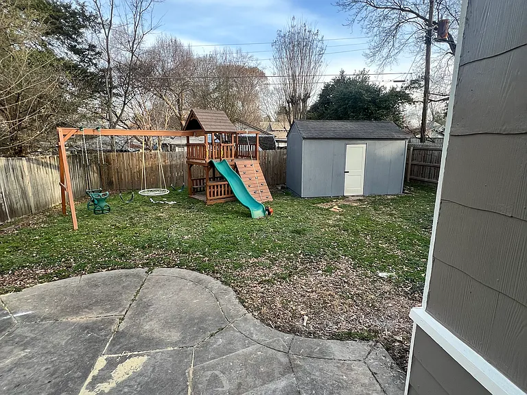 1994 Manila Ave — Photo 42