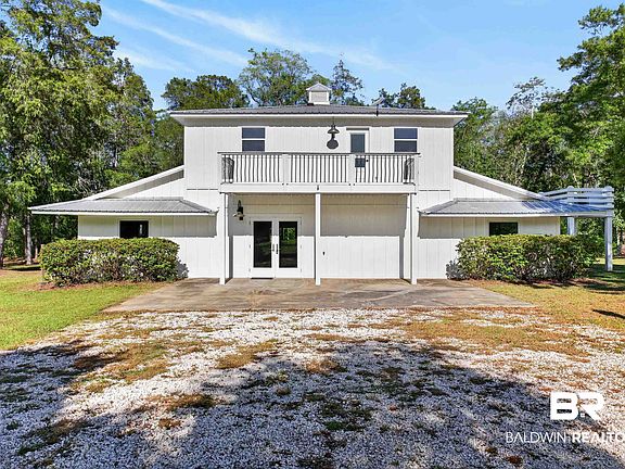 2nd image of 15039 Richards Ln