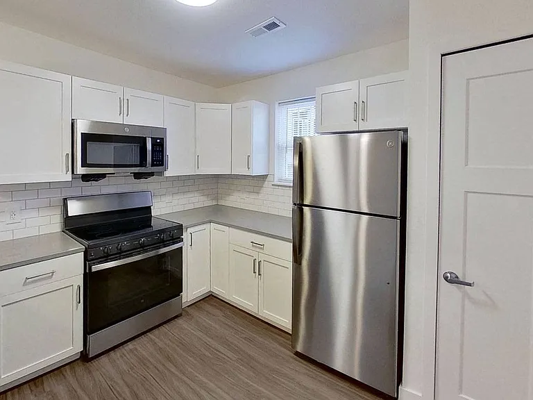 Signature Pointe Apartment Homes — Photo 73
