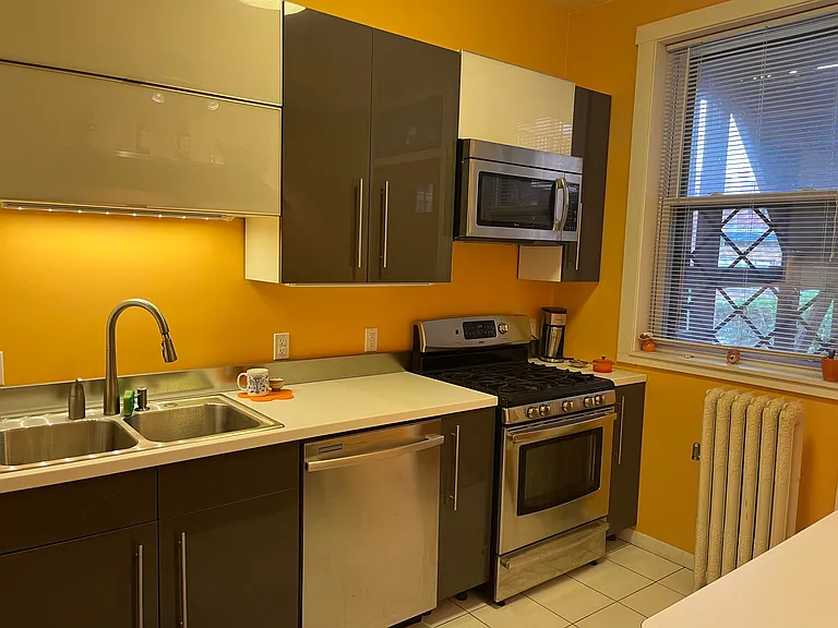 1024 E 52nd St #1 — Photo 9