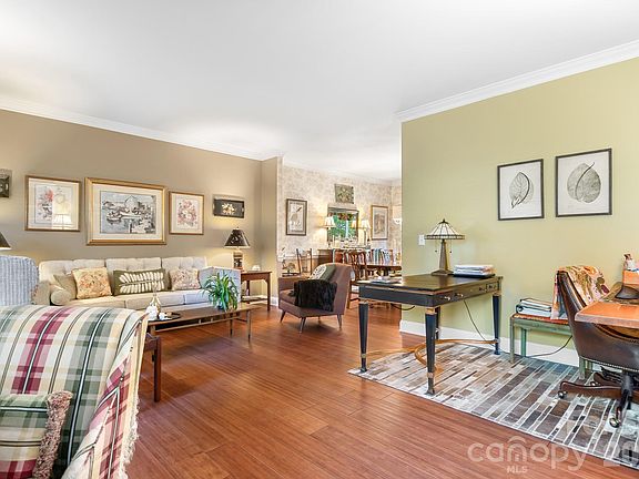 5th image of 20720 Willow Pond Rd
