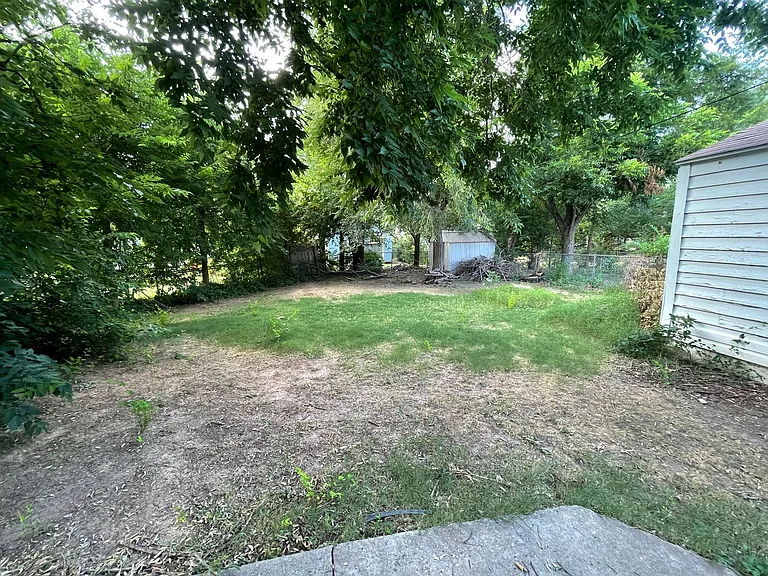 204 W Kittyhawk Dr — Photo 2