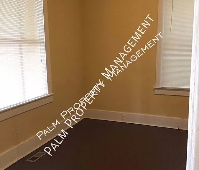 1013 E Park Ave — Photo 5