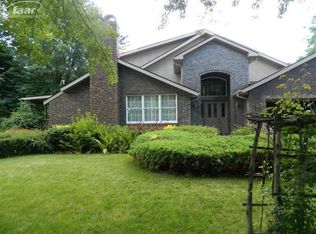 918 E River Rd, Flushing, MI 48433