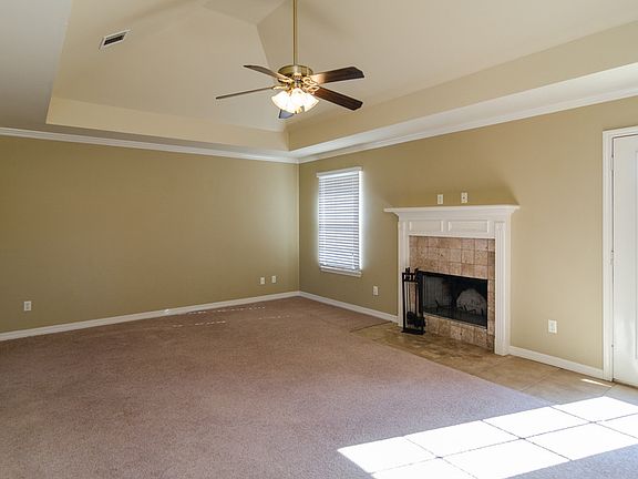 5th image of 121 Fox Chase Dr