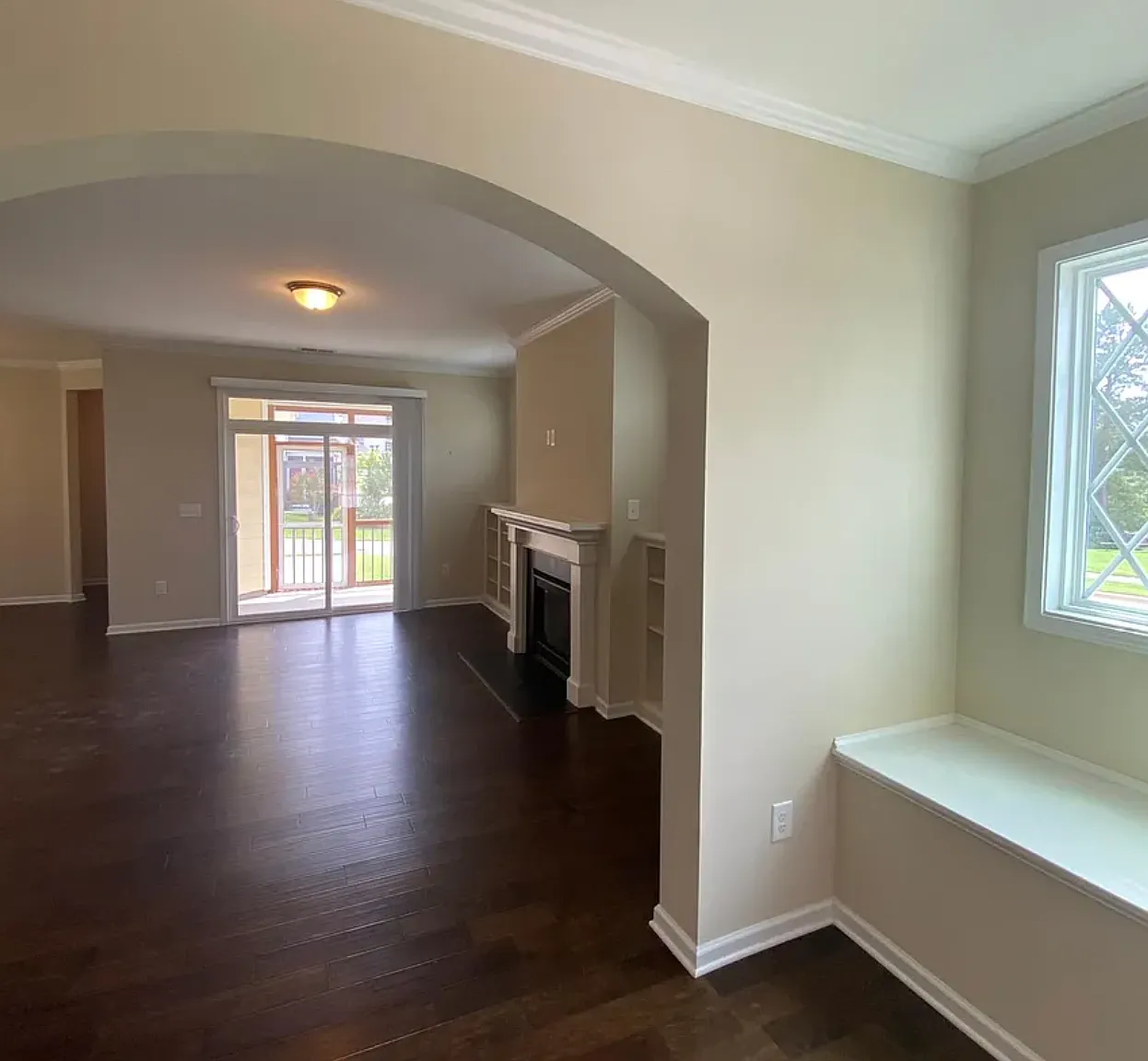 3 bed, 2.5 bath, 2168 sqft, $2,300 — Photo 2