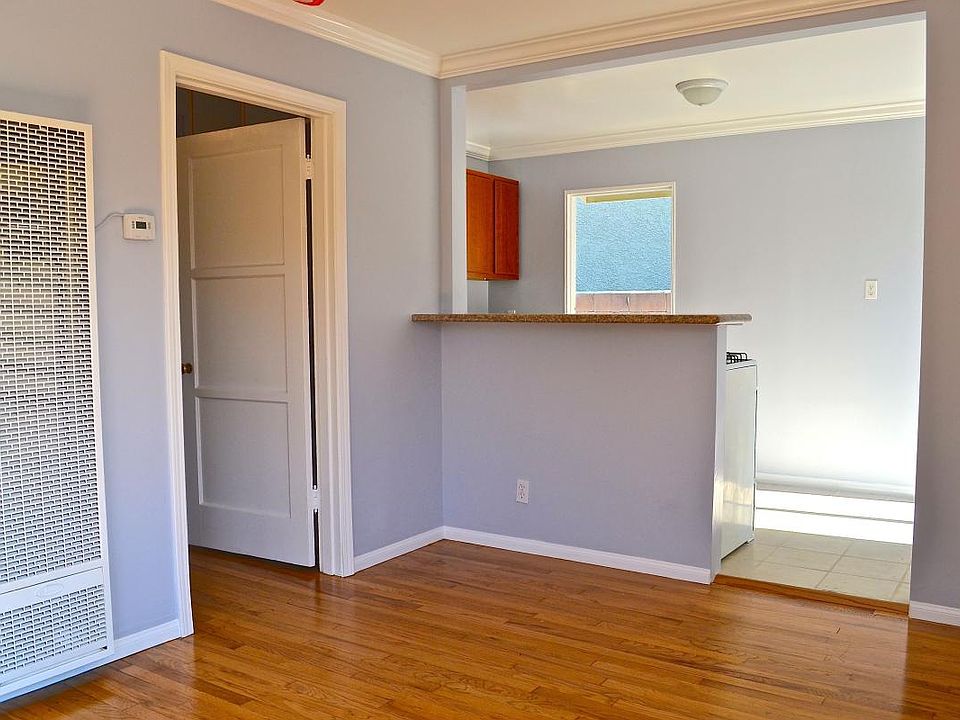 1st image of 10914 1/2 Blix St