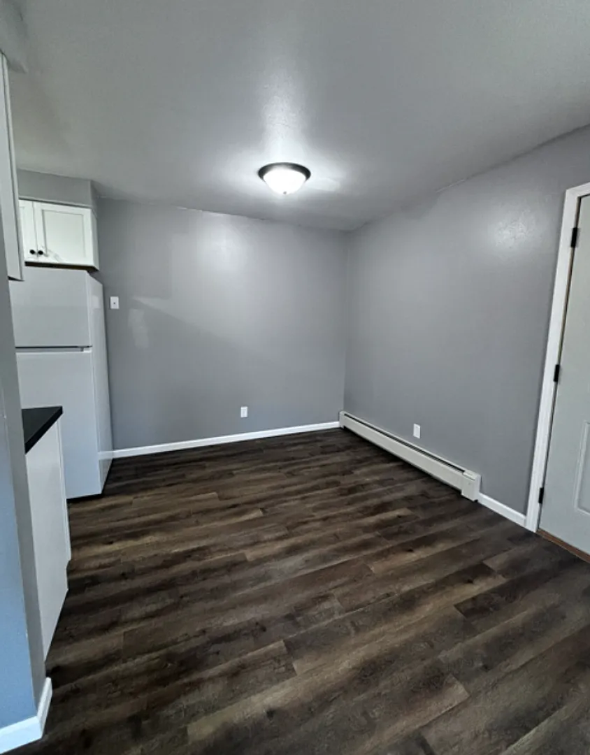 South River Apartments (1005) — Photo 2