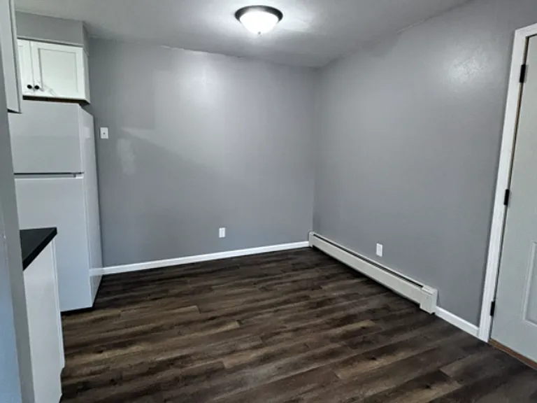 1005 S East St — Photo 2