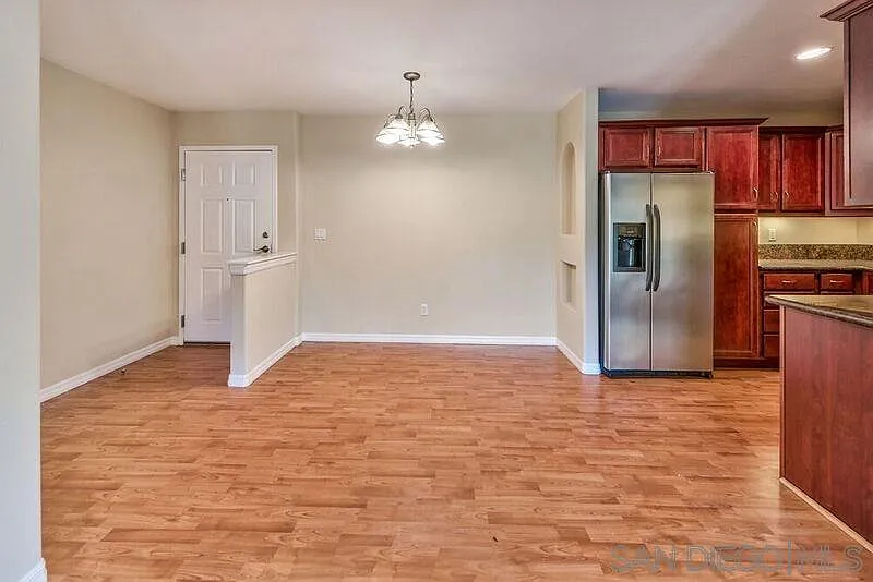 2 bed, 971 sqft, $2,700 — Photo 4