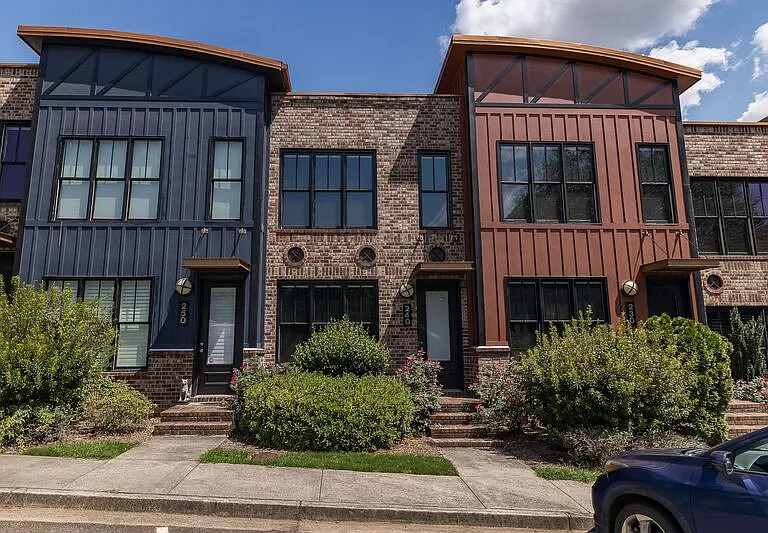 118 Ruth Dr #240 — Photo 1
