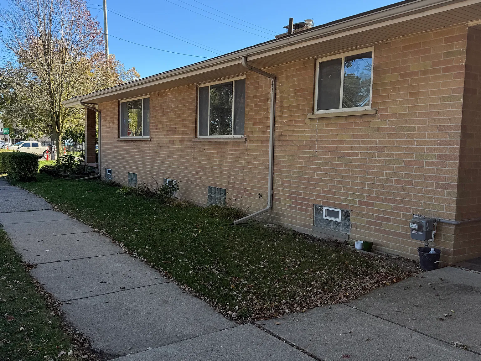 3 bed, 1435 sqft, $2,500 — Photo 2
