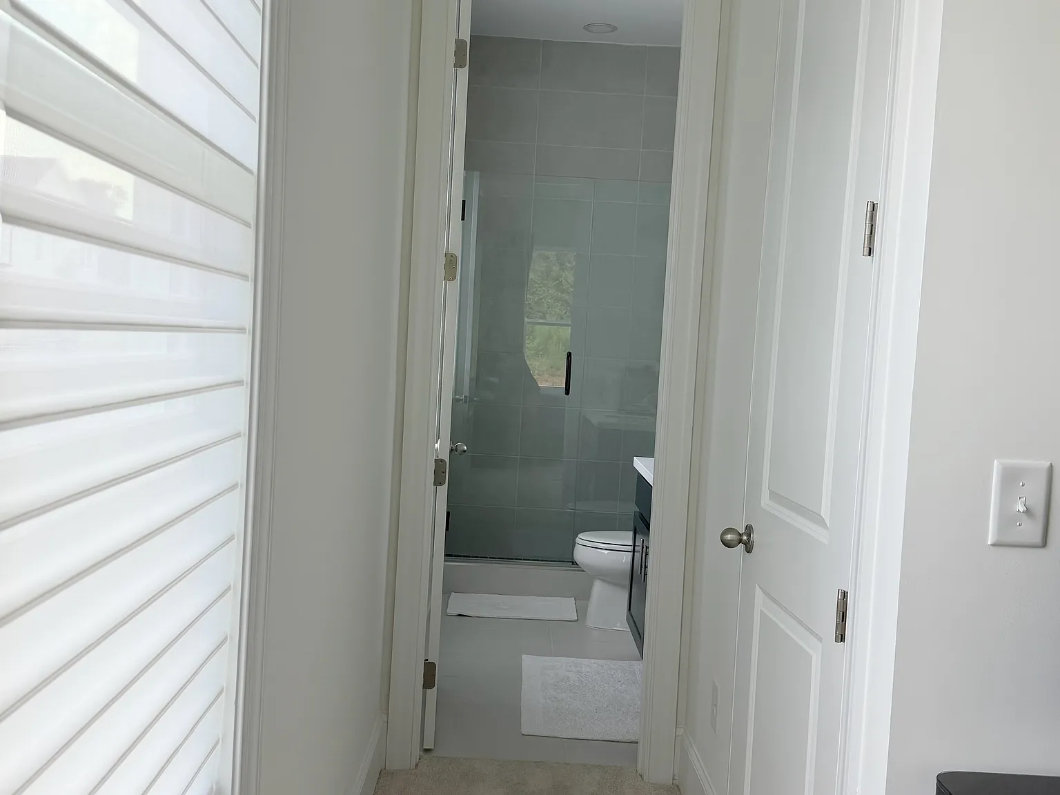 5 bed, 3550 sqft, $1,100 — Photo 4