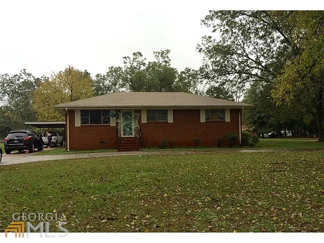 336 E McIntosh Rd photo 1