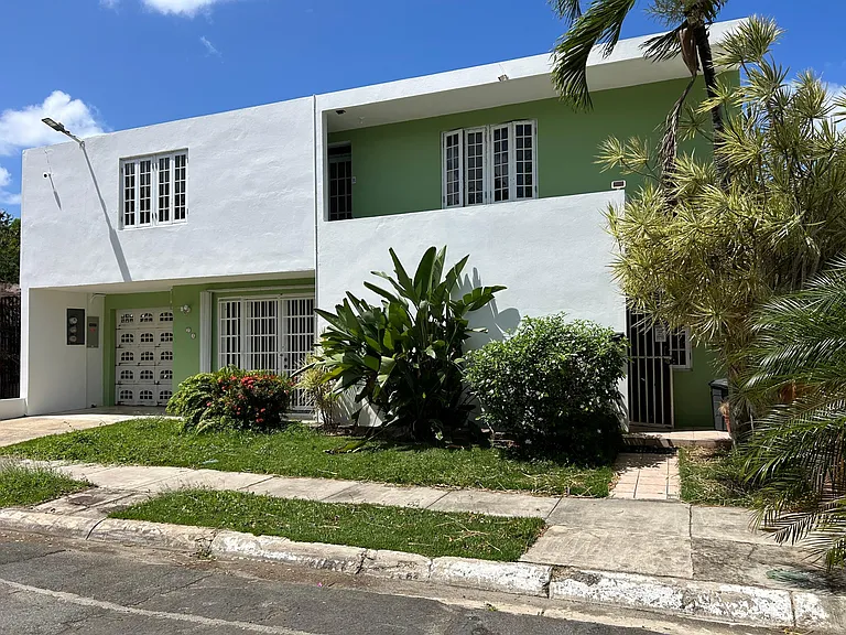 24 Urb Villamar Calle Palmar Sur #C — Photo 2