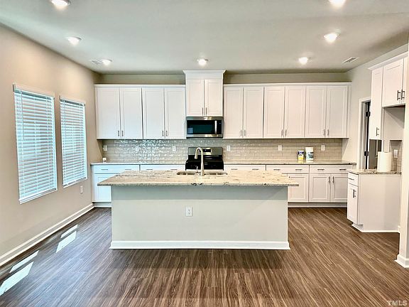 3rd image of 119 Windy Knoll Dr